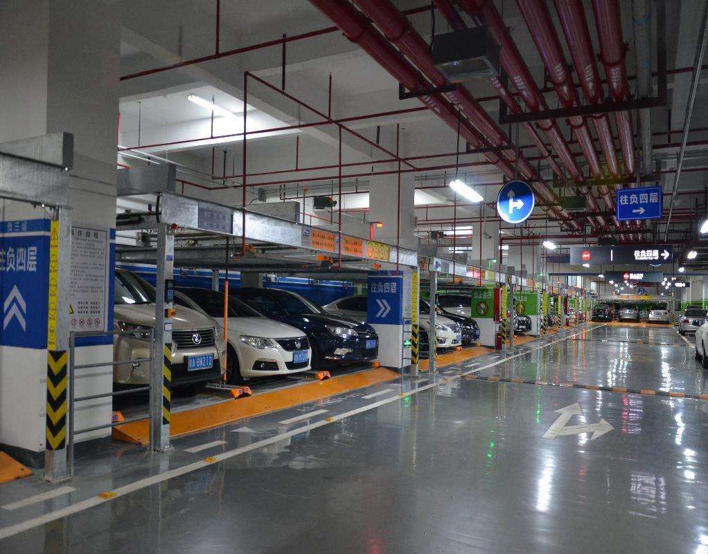 杭州今年新增泊位5万余个 智能停车库缓解“停车难””